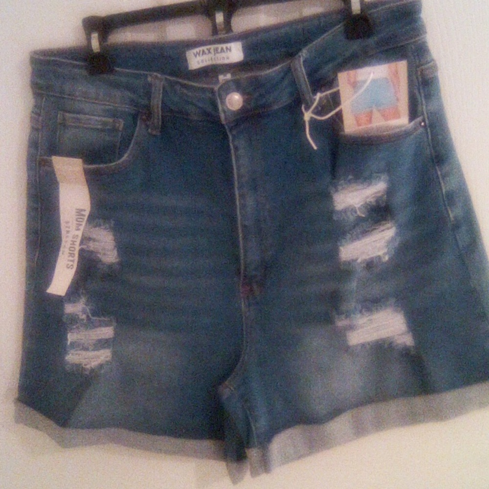 Mom distressed shorts